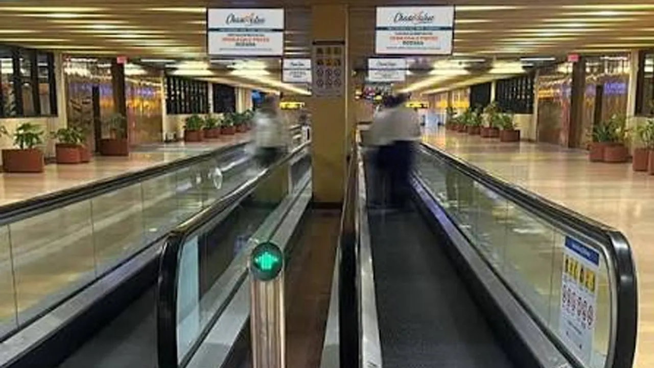 escalators karachi