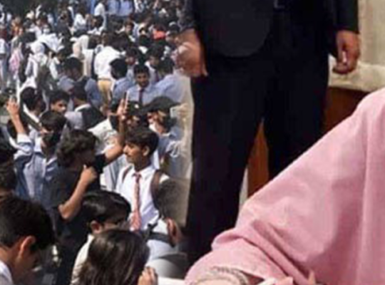 cropped-40923-pakistan-punjab-lahore-student-cm-maryam-nawaz-report.png