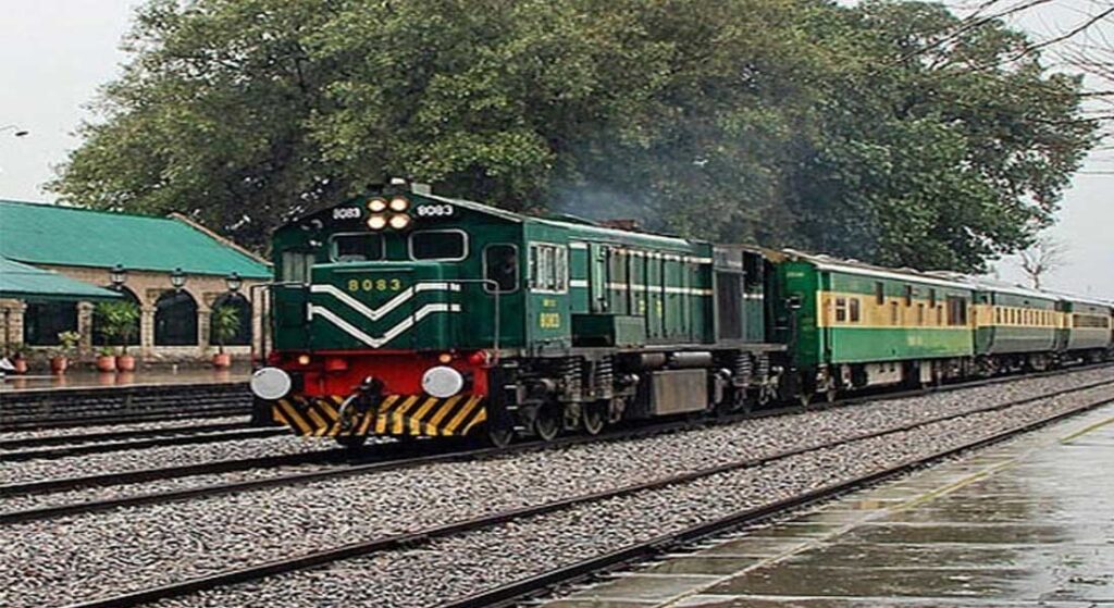 Pakistantrin Pakistan railways to run special train from Karachi to Raiwind