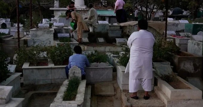 Karachi graveyard