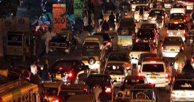 looting traffic jam Karachi