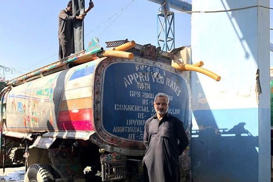 Karachi water tanker