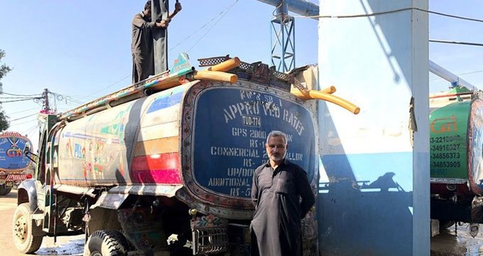 Karachi water tanker