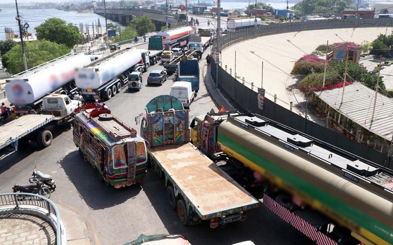 Karachi Heavy vehicle movement