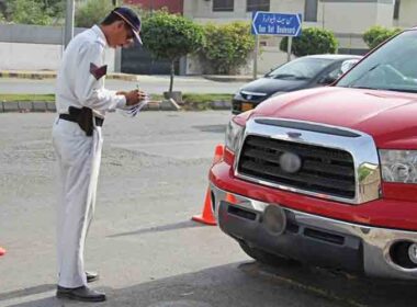 Sindh crackdown unregistered vehicles
