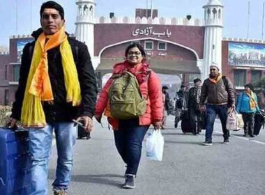 Indian pilgrims Pakistan
