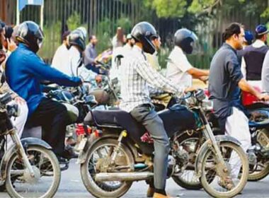 Karachi main roads helmet
