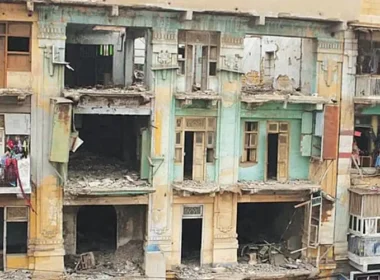 Unsafe buildings in Karachi