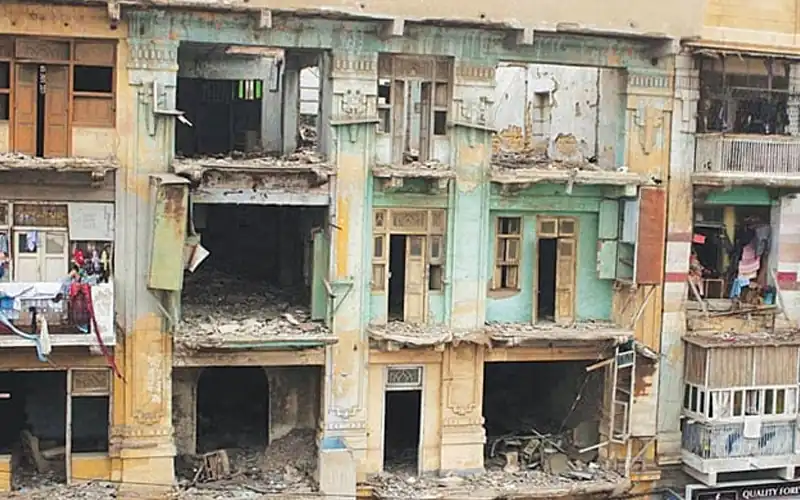 Unsafe buildings in Karachi