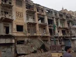 Unsafe buildings in Karachi