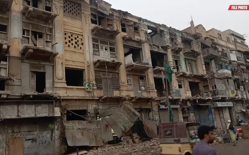 Unsafe buildings in Karachi