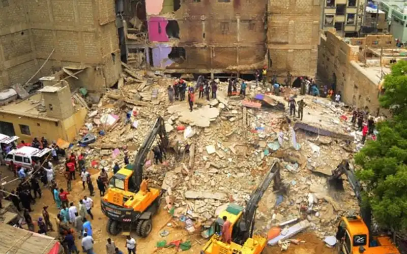 Lyari building collapse Karachi