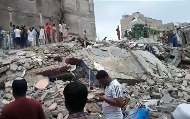 Karachi building collapse