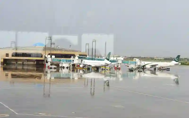 Flight delays at Karachi airport