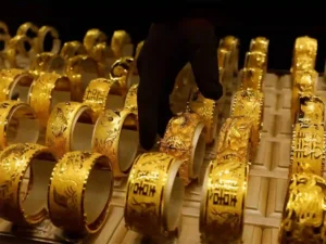 Gold Rate in Pakistan drops by Rs 3,300 per tola
