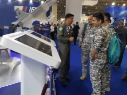 Indian Air Force visit Pakistan pavilion at Dubai Airshow