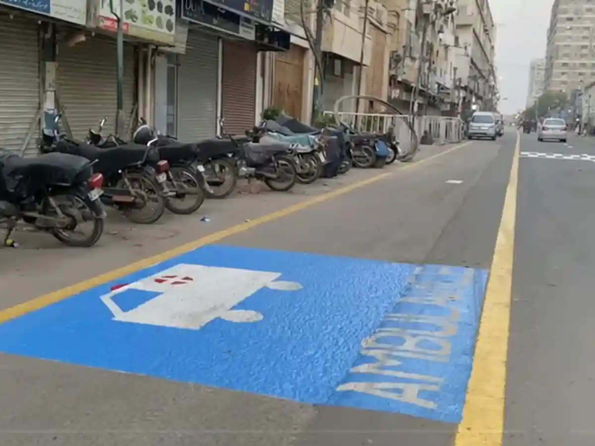 Karachi ambulance lane