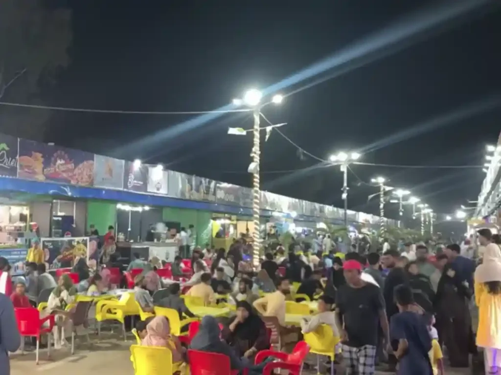 Karachi service road illegal food street removal