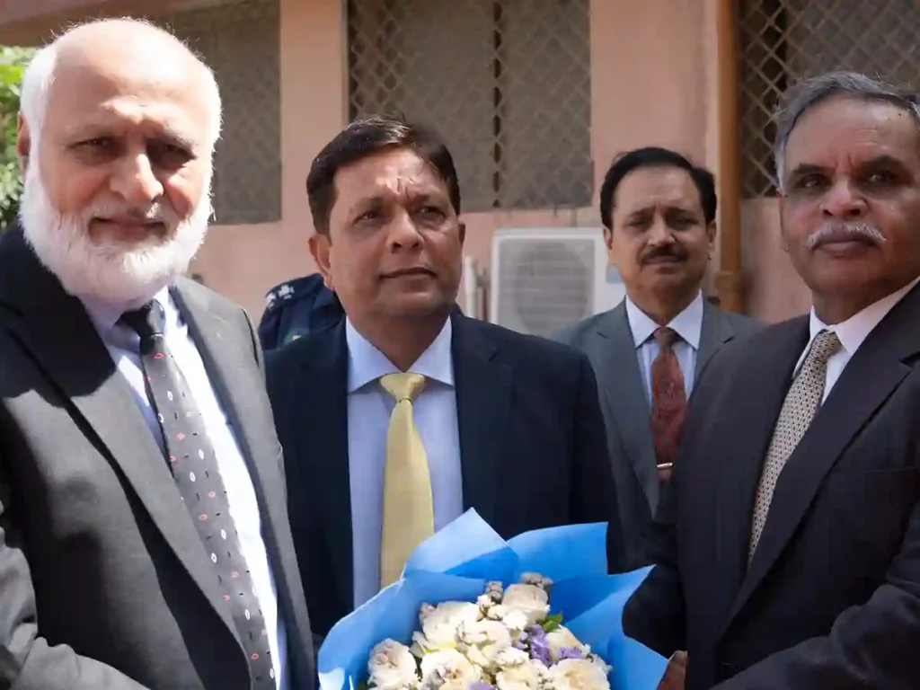 HEC Chairman Makes First Karachi Visit, Receives Warm Welcome at Karachi Metropolitan University