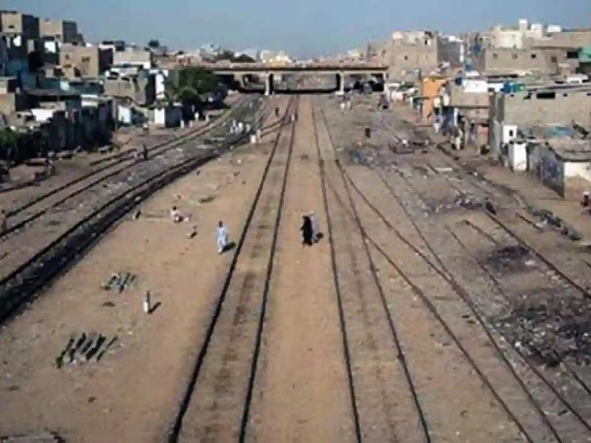 Pakistan Railways anti-encroachment operation Karachi