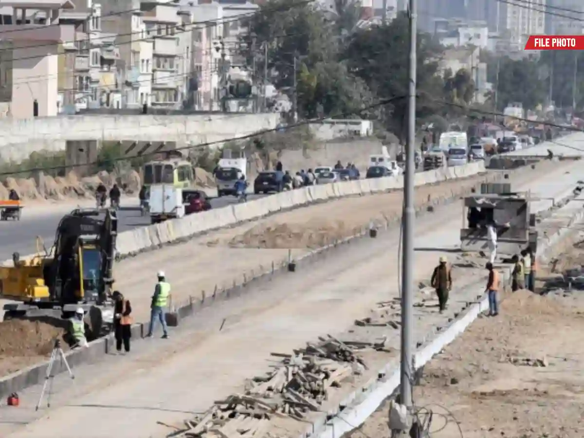 Red Line BRT delay Karachi