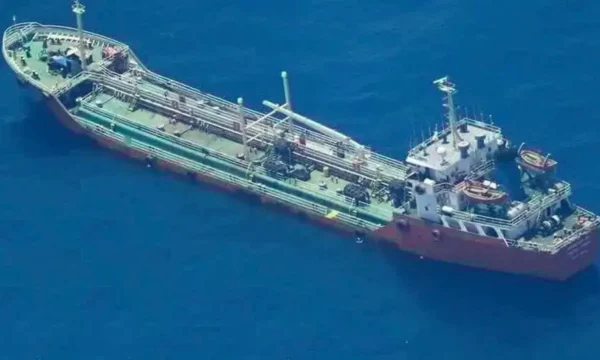 Somali pirate held tanker