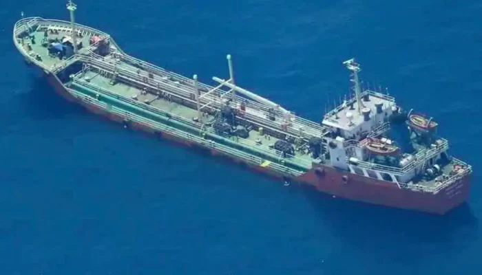 Somali pirate held tanker