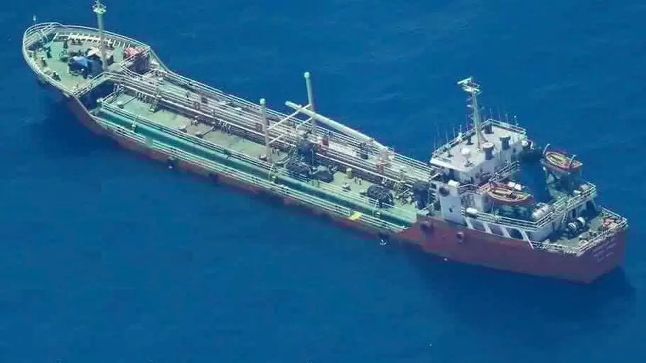 Somali pirate held tanker