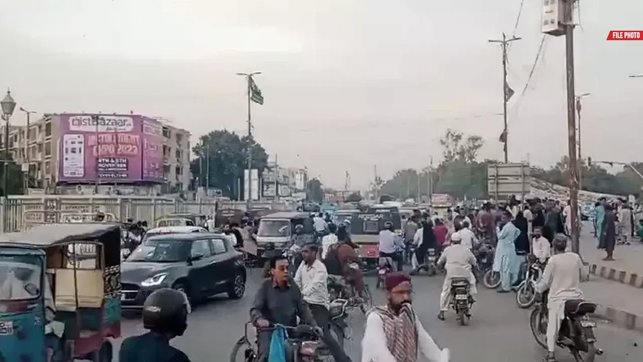 Numaish Chowrangi traffic