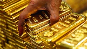 Gold rate in Pakistan drops Rs5,600 in a day as global rates slide