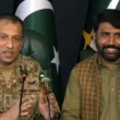 Retired SSG Havildar Muhammad Asif presented by DG ISPR Ahmed Sharif Chaudhry