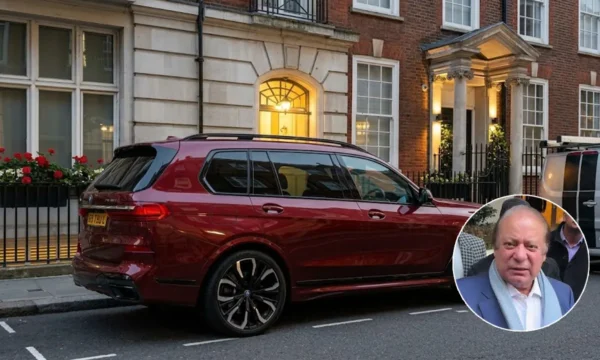 Former prime minister Nawaz Sharif arrives at Avenfield House in London