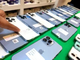 Smartphone prices in Karachi rise from Rs22,000 to Rs40,000, affecting budget-conscious consumers